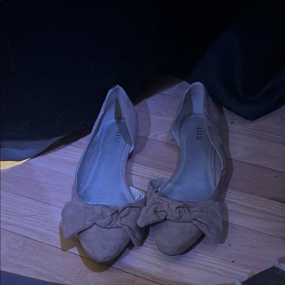 a.n.a. Women's Tan Flats with Bow